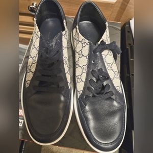 Mens Gucci navy sneakers size 8mens